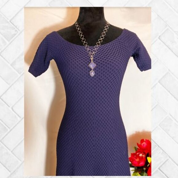 Handcrafted Contemporary Royal Blue Sodalite Necklace in Silver-Tone - Picture 7 of 8